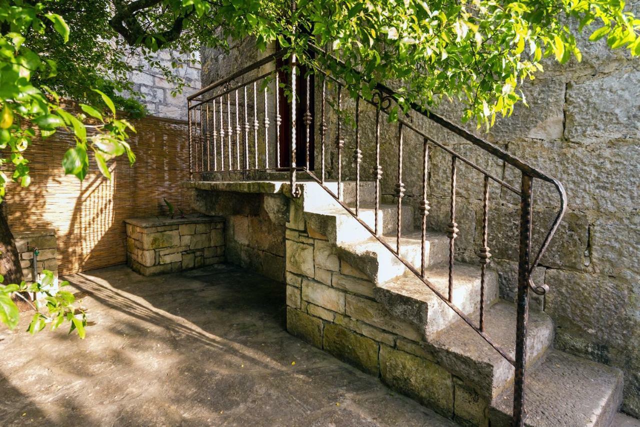 Old Small Stone House Zrnovo Extérieur photo
