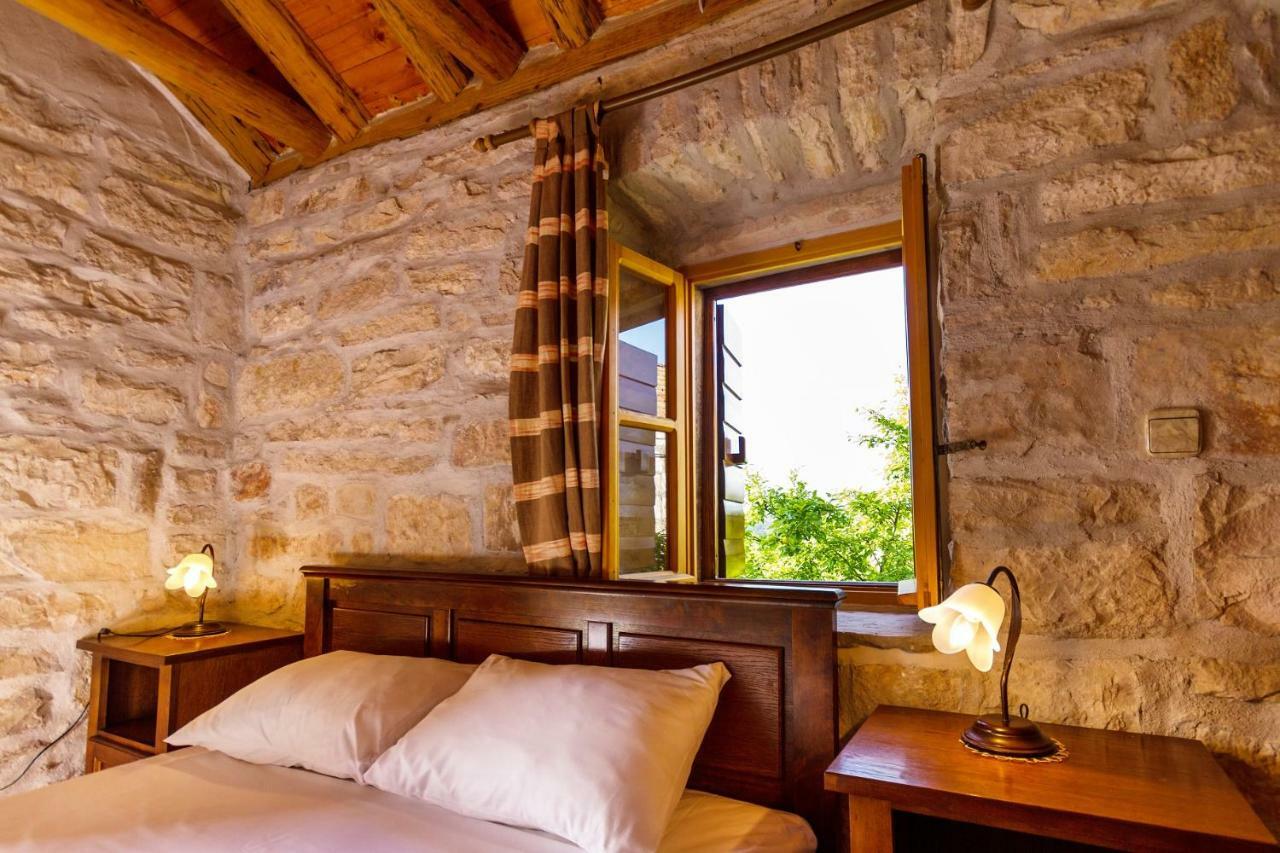 Old Small Stone House Zrnovo Extérieur photo