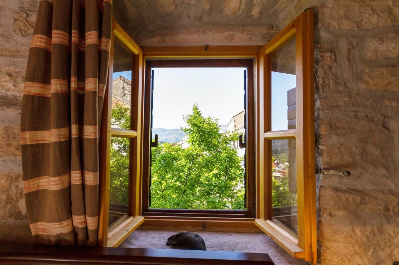 Old Small Stone House Zrnovo Extérieur photo