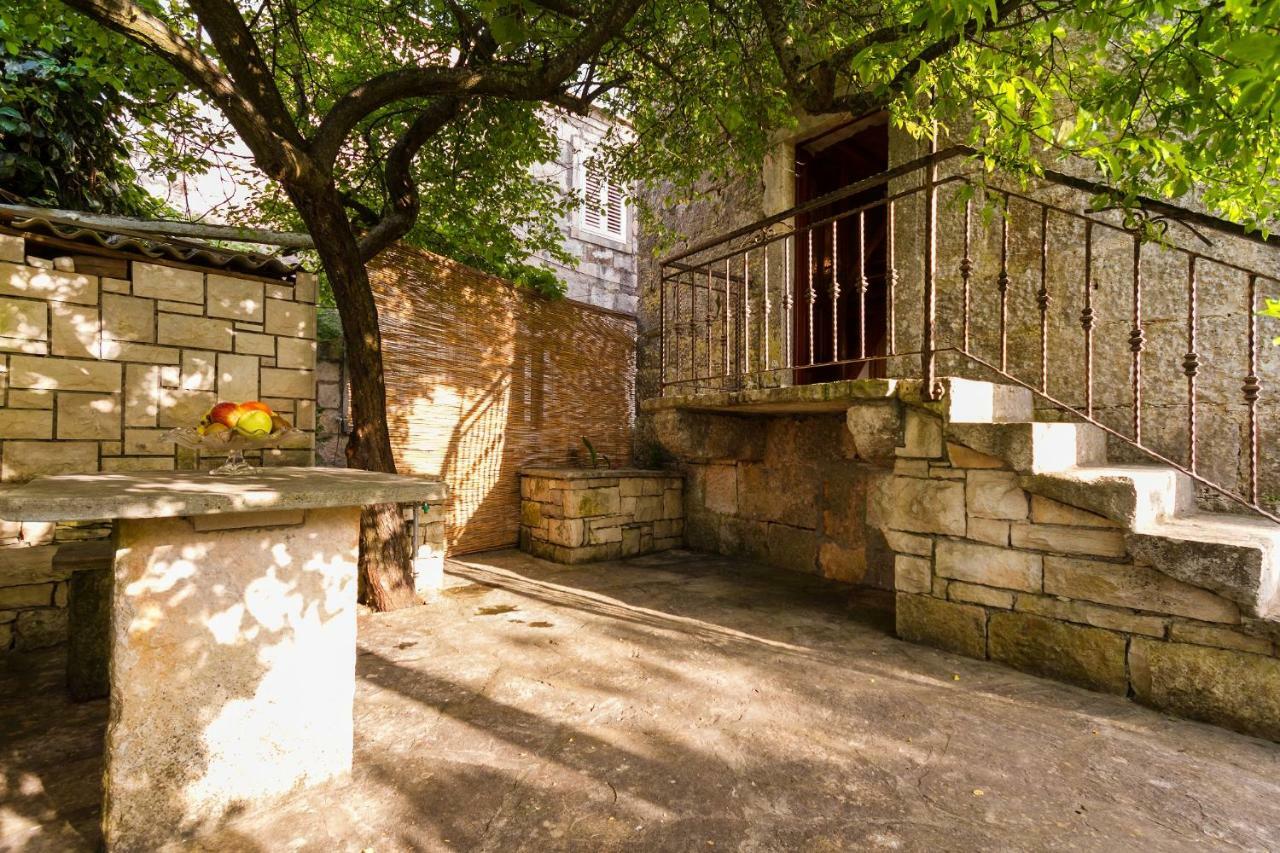 Old Small Stone House Zrnovo Extérieur photo