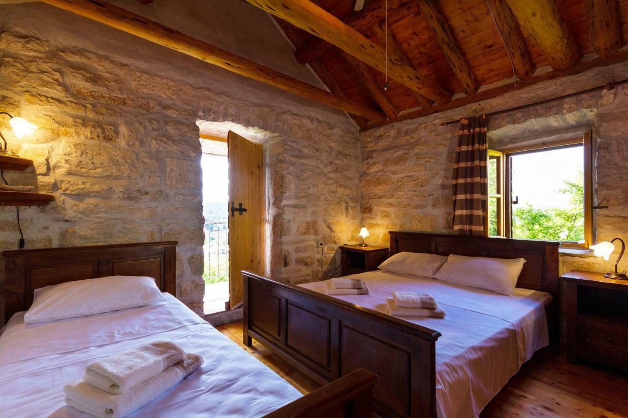 Old Small Stone House Zrnovo Extérieur photo